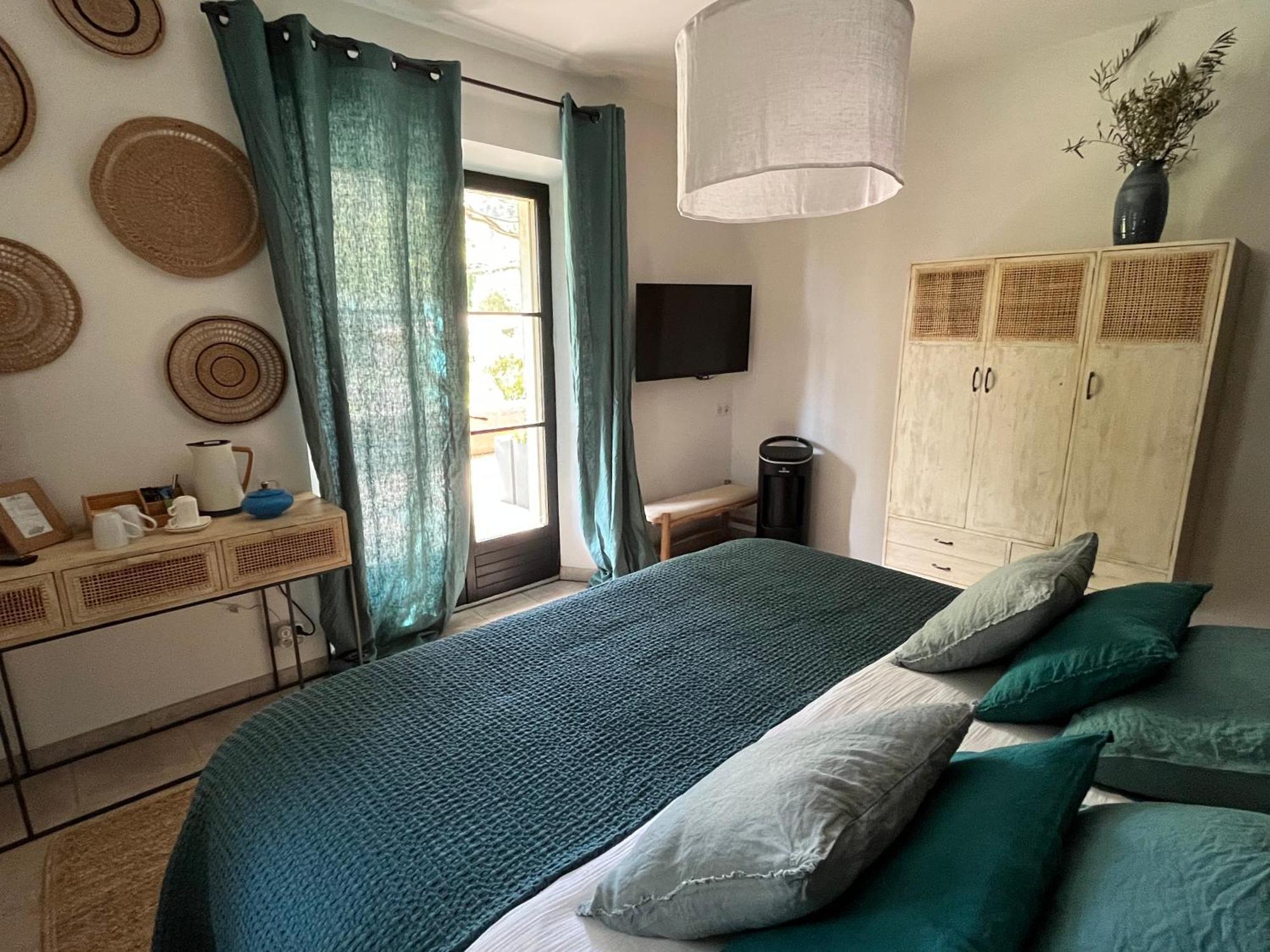 Hestia Bed and Breakfast Robion en Luberon Exteriör bild